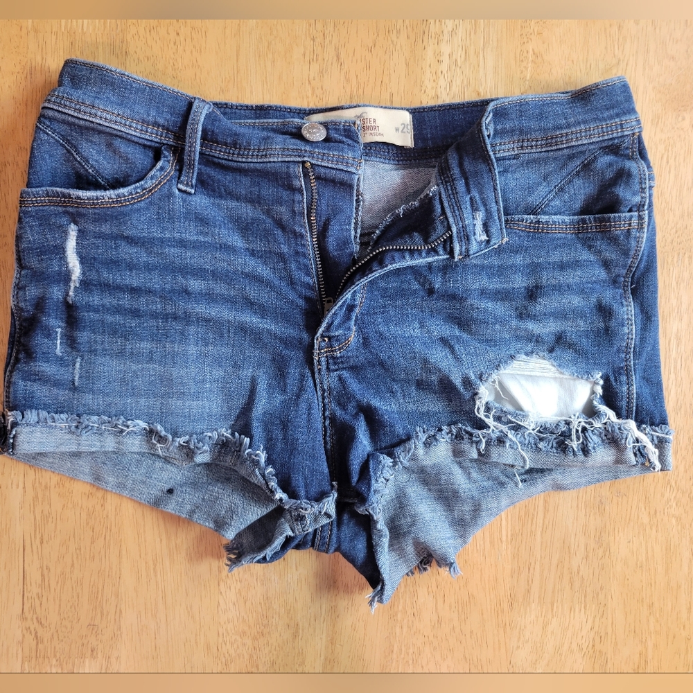 EUC Hollister high rise Distressed Denim Blue shorts